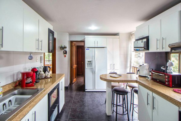 Why slimline aluminium sliding doors are shaping modern living spaces